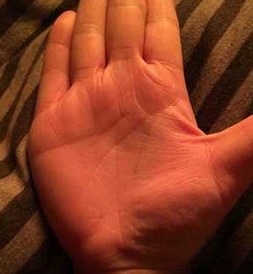 女性有断掌的手相代表什么