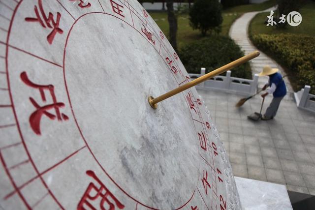 八字名词术语解译，正官与伤官