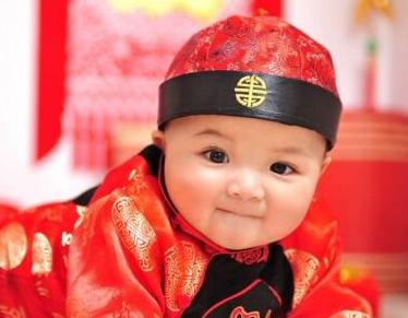 属啥生肖的女人，生出来的孩子漂亮命好，功成名就！