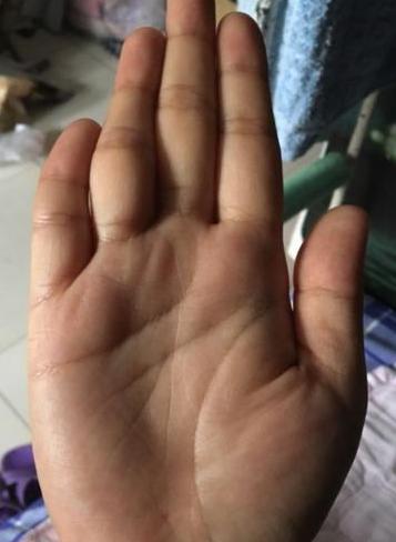 手相有这种特征了，中年必定会离婚，注定一生坎坷