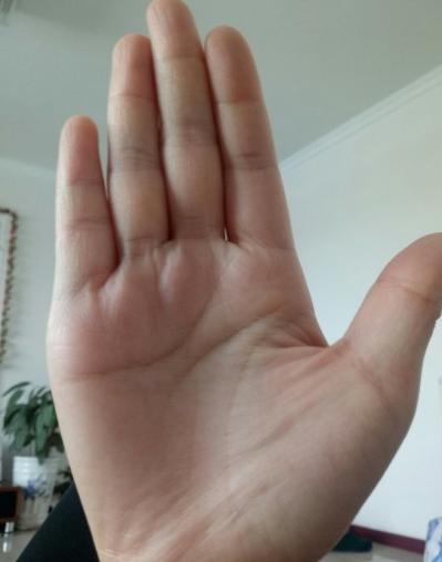 手相有这种特征了，中年必定会离婚，注定一生坎坷