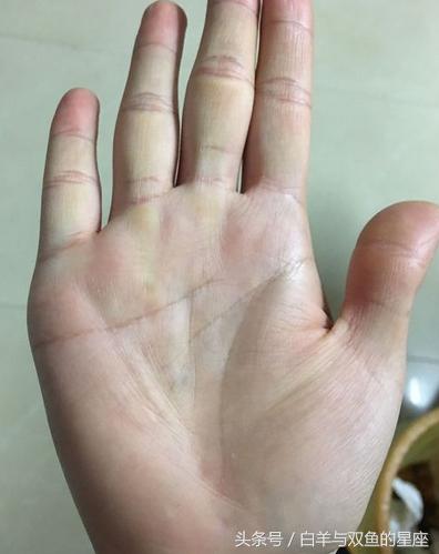 劳苦命的手相，天生不聚财