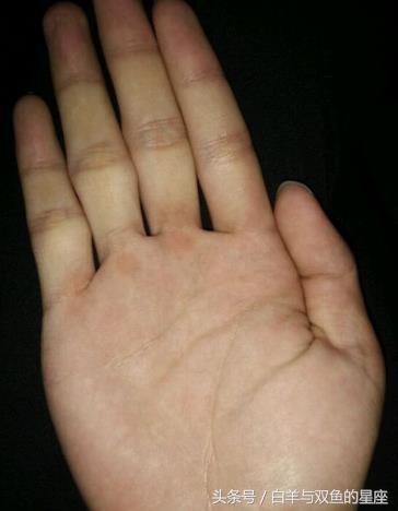 劳苦命的手相，天生不聚财