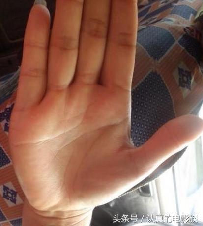 头婚注定会离婚，有两次或三次婚姻的女人手相