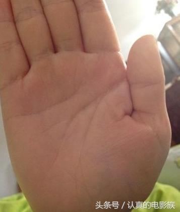 头婚注定会离婚，有两次或三次婚姻的女人手相