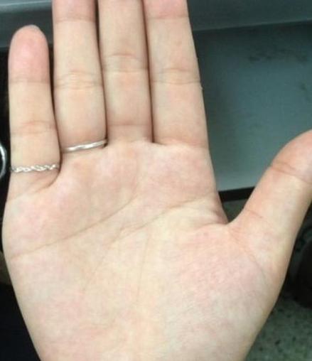 手相中有这条纹路出现，十个“官运亨通”，九个“亿万富翁”，今生必定有所作为！