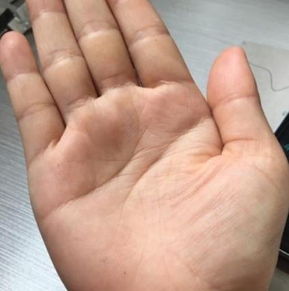 手相中有这条纹路出现，十个“官运亨通”，九个“亿万富翁”，今生必定有所作为！