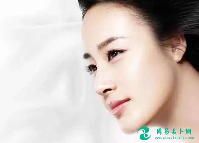 简易面相｜鼻梁丰又正，财运多主旺！你的鼻梁长得如何？