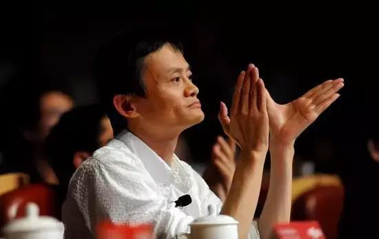 简易面相｜鼻梁丰又正，财运多主旺！你的鼻梁长得如何？